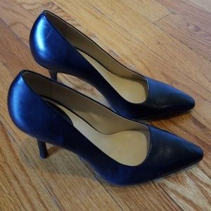 Cole Haan Nike Air pumps size 7